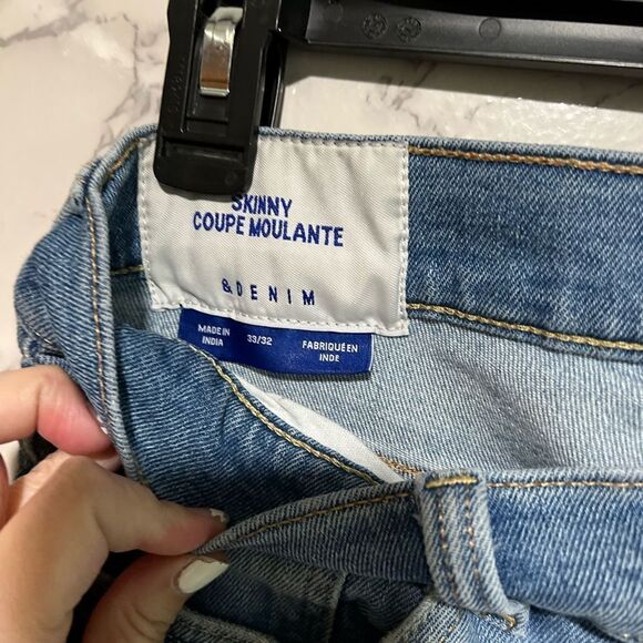 H&M Skinny Coupe Moulante Distressed Stretchy High Rise Jeans, Size 33/32 - Picture 2 of 6